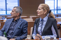 Od lewej: prof. G. Ostasz, prof. PRz B. Zatwarnicka-Madura,