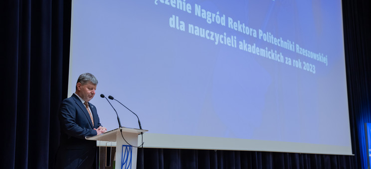 Rektor Politechniki Rzeszowskiej prof. dr hab. inż. Piotr Koszelnik,