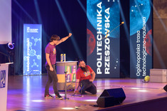 Pokaz zespołu Heweliusze Nauki,